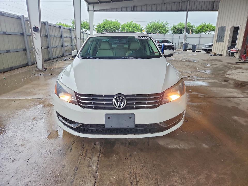2013 Volkswagen Passat მანქანა იყიდება აუქციონზე, vin: 1VWBN7A38DC103339, აუქციონის ნომერი: 70854696