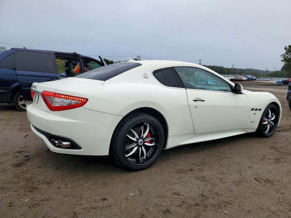 72257506 :رقم المزاد ، ZAM45GLA8A0051078 vin ، 2010 Maserati Granturismo مزاد بيع