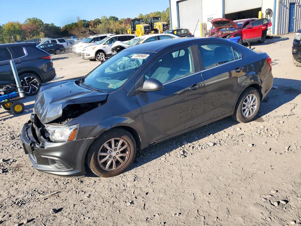 72005666 :رقم المزاد ، 1G1JD5SG2H4132626 vin ، 2017 Chevrolet Sonic مزاد بيع