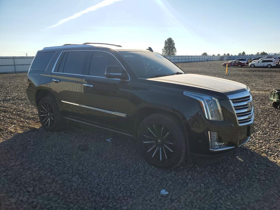 2018 Cadillac Escalade მანქანა იყიდება აუქციონზე, vin: 1GYS4DKJ3JR105195, აუქციონის ნომერი: 72908746