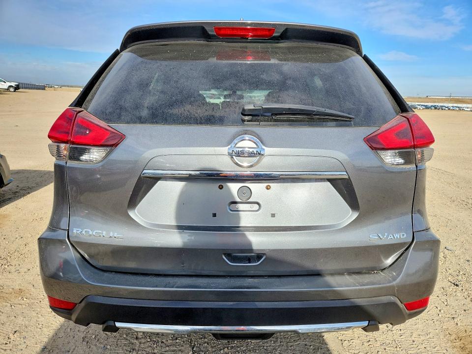 2017 Nissan Rogue მანქანა იყიდება აუქციონზე, vin: 5N1AT2MV4HC855660, აუქციონის ნომერი: 71493906