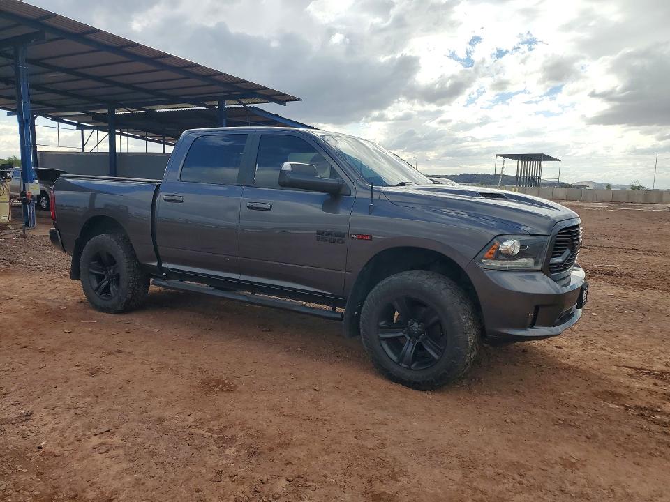 72769436 :رقم المزاد ، 1C6RR7MM0JS279496 vin ، 2018 Ram 1500 مزاد بيع