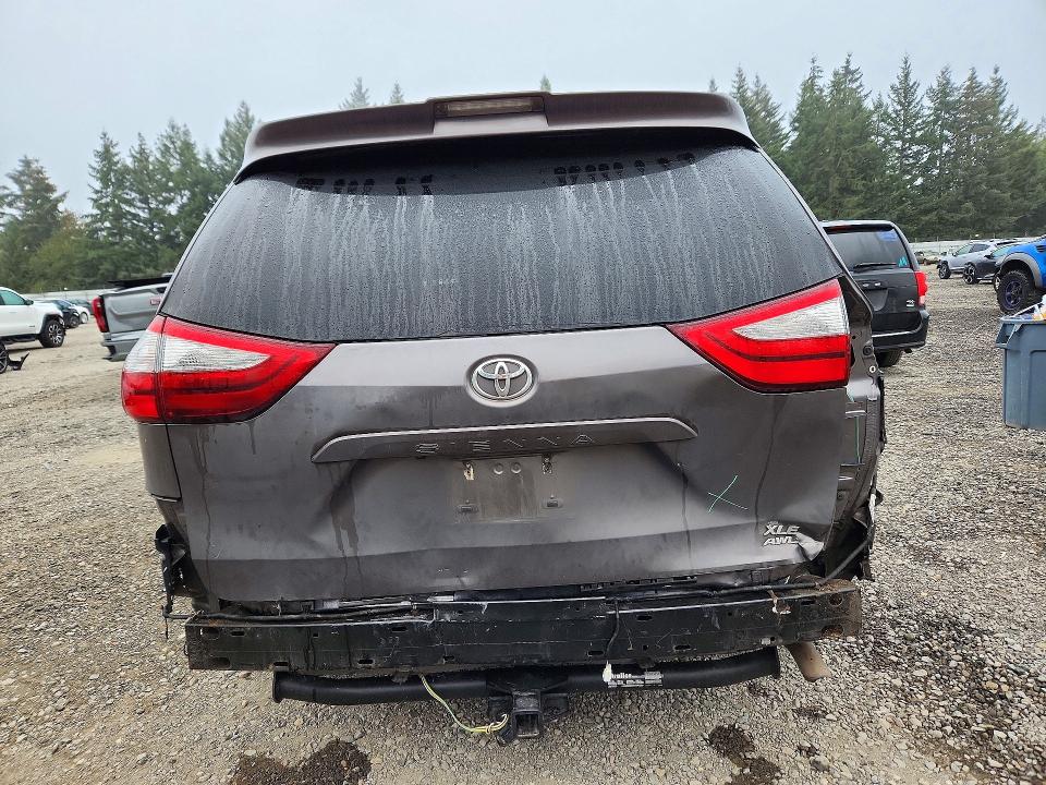 2018 Toyota Sienna მანქანა იყიდება აუქციონზე, vin: 5TDDZ3DCXJS196802, აუქციონის ნომერი: 71671236