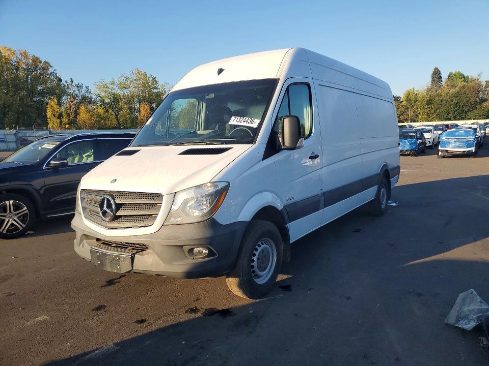 71324436 :رقم المزاد ، WD3PE8DC6E5902255 vin ، 2014 Mercedes-benz Sprinter مزاد بيع