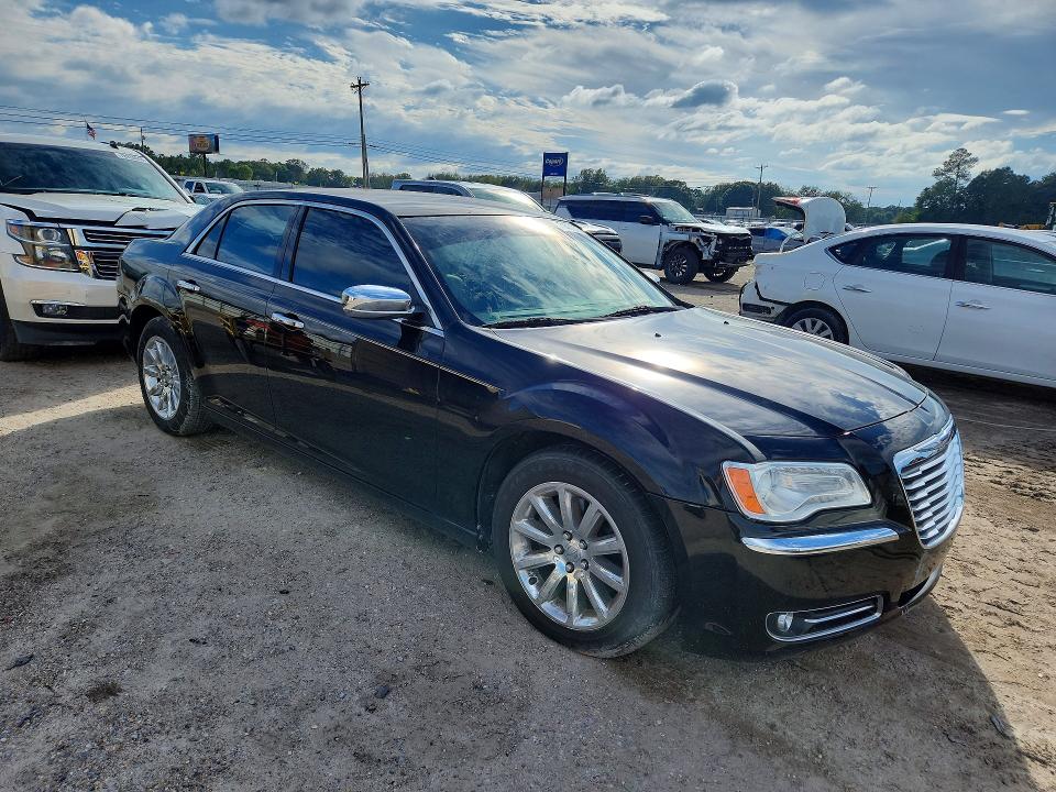 71451376 :رقم المزاد ، 2C3CCAET5DH585144 vin ، 2013 Chrysler 300c مزاد بيع