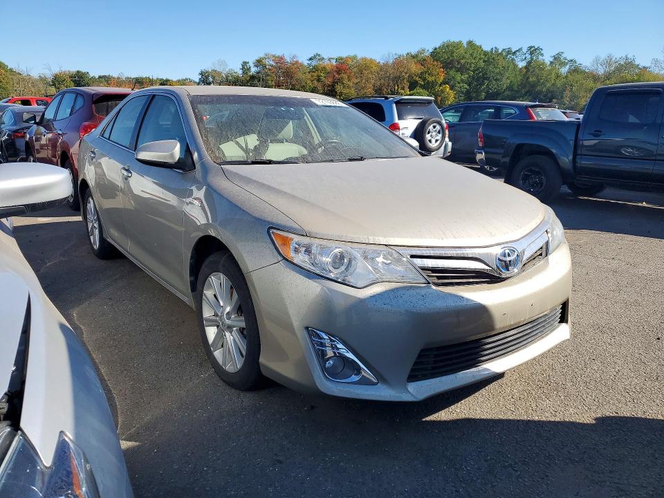 2014 Toyota Camry Hybrid მანქანა იყიდება აუქციონზე, vin: 4T1BD1FK3EU098853, აუქციონის ნომერი: 72193686