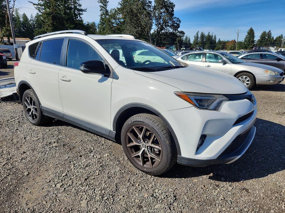 Продажа на аукционе авто 2016 Toyota Rav4, vin: JTMJFREV6GJ052023, номер лота: 70671166