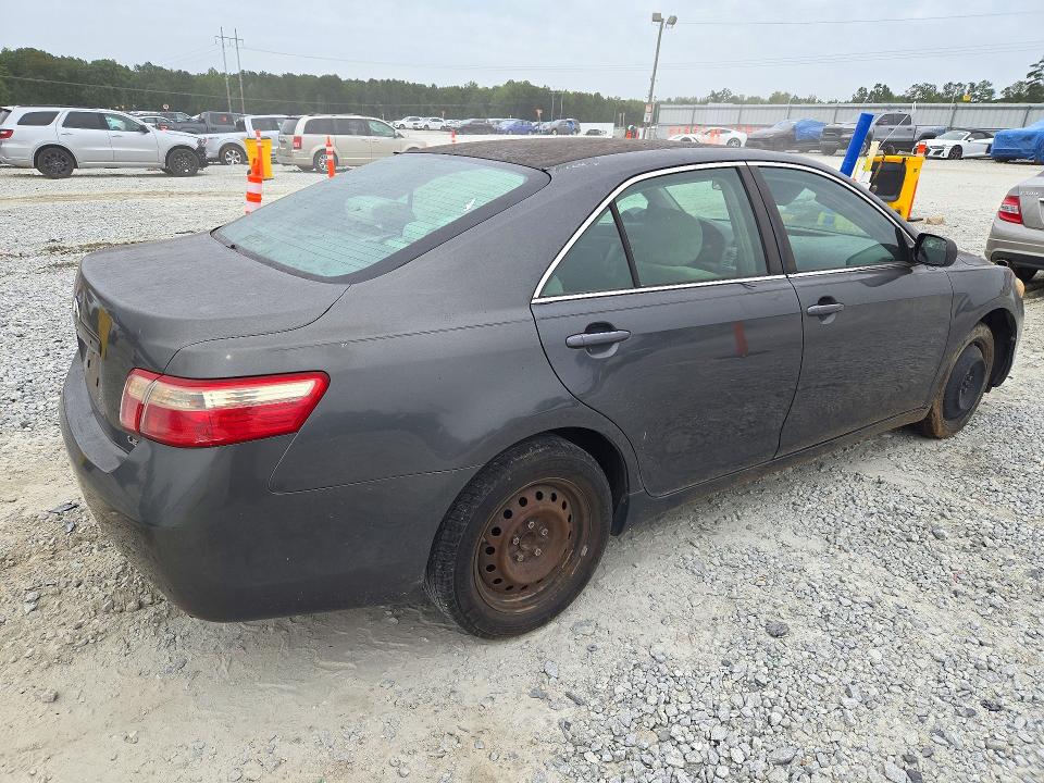 72450456 :رقم المزاد ، 4T1BE46KX7U530677 vin ، 2007 Toyota Camry مزاد بيع