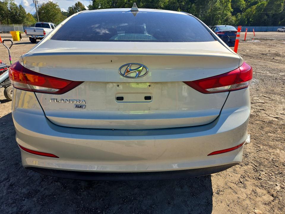72171176 :رقم المزاد ، 5NPD74LF4HH125618 vin ، 2017 Hyundai Elantra مزاد بيع