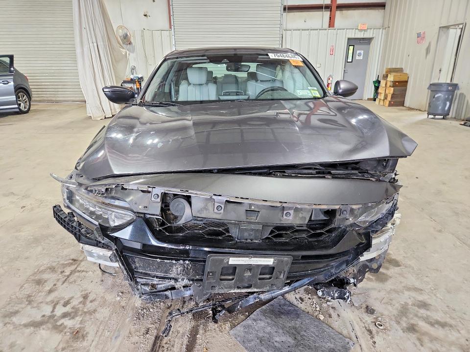 2018 Honda Accord მანქანა იყიდება აუქციონზე, vin: 1HGCV1F52JA119804, აუქციონის ნომერი: 70484646