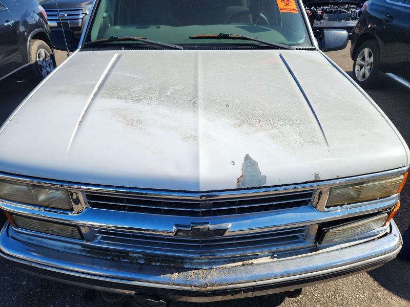 73394746 :رقم المزاد ، 3GNEC16R8XG261267 vin ، 1999 Chevrolet Suburban مزاد بيع