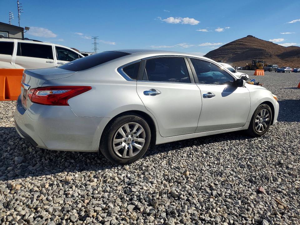 Продажа на аукционе авто 2016 Nissan Altima, vin: 1N4AL3AP3GN378647, номер лота: 71642686