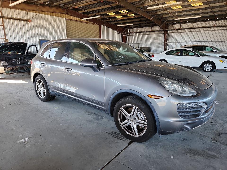 71996196 :رقم المزاد ، WP1AB2A2XCLA40193 vin ، 2012 Porsche Cayenne مزاد بيع
