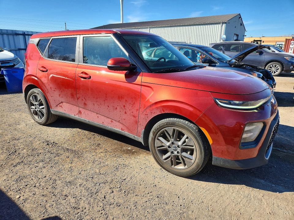 71586996 :رقم المزاد ، KNDJ33AU0N7803145 vin ، 2022 Kia Soul مزاد بيع