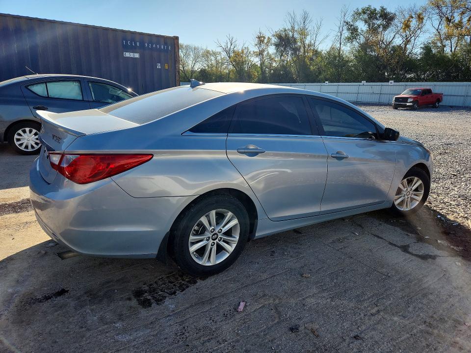 2013 Hyundai Sonata მანქანა იყიდება აუქციონზე, vin: 5NPEB4AC1DH526520, აუქციონის ნომერი: 71815356