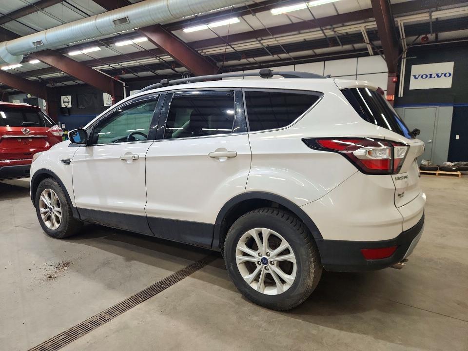 Продажа на аукционе авто 2018 Ford Escape, vin: 1FMCU9HD0JUB57997, номер лота: 72881976