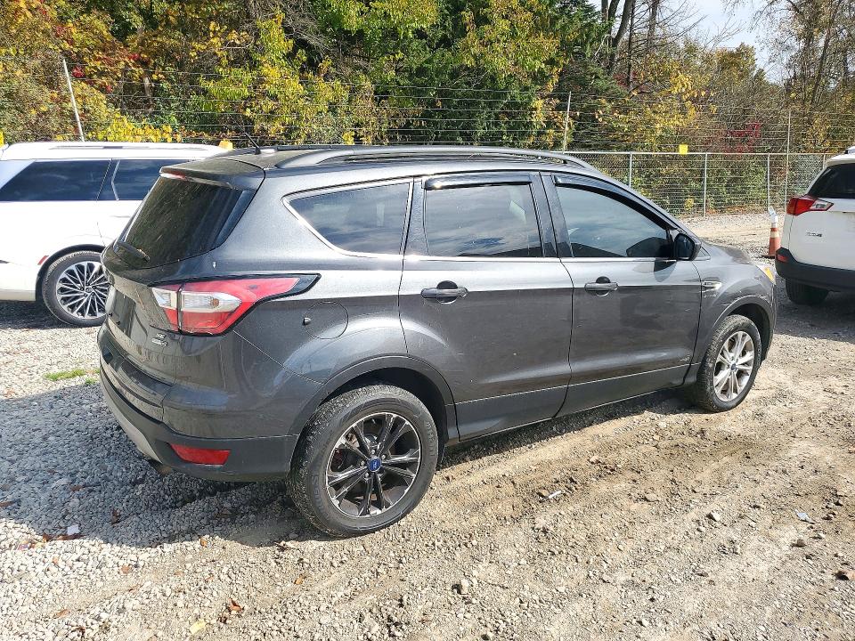 Продажа на аукционе авто 2018 Ford Escape, vin: 1FMCU9GD0JUB81024, номер лота: 72832806