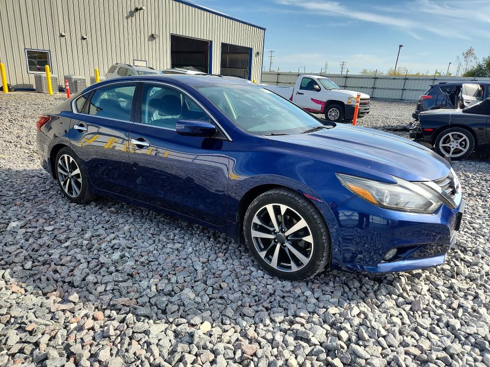 2017 Nissan Altima მანქანა იყიდება აუქციონზე, vin: 1N4AL3AP1HC122536, აუქციონის ნომერი: 70773456