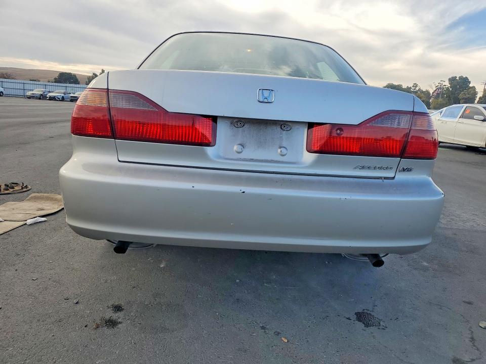 1998 Honda Accord მანქანა იყიდება აუქციონზე, vin: 1HGCG1645WA074849, აუქციონის ნომერი: 71281826