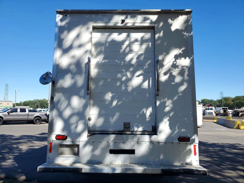 70663196 :رقم المزاد ، 1HA6GVCG6HN007637 vin ، 2017 Chevrolet Express مزاد بيع