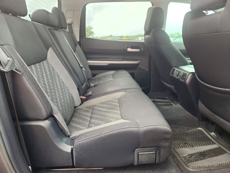71800636 :رقم المزاد ، 5TFEY5F10JX243442 vin ، 2018 Toyota Tundra مزاد بيع