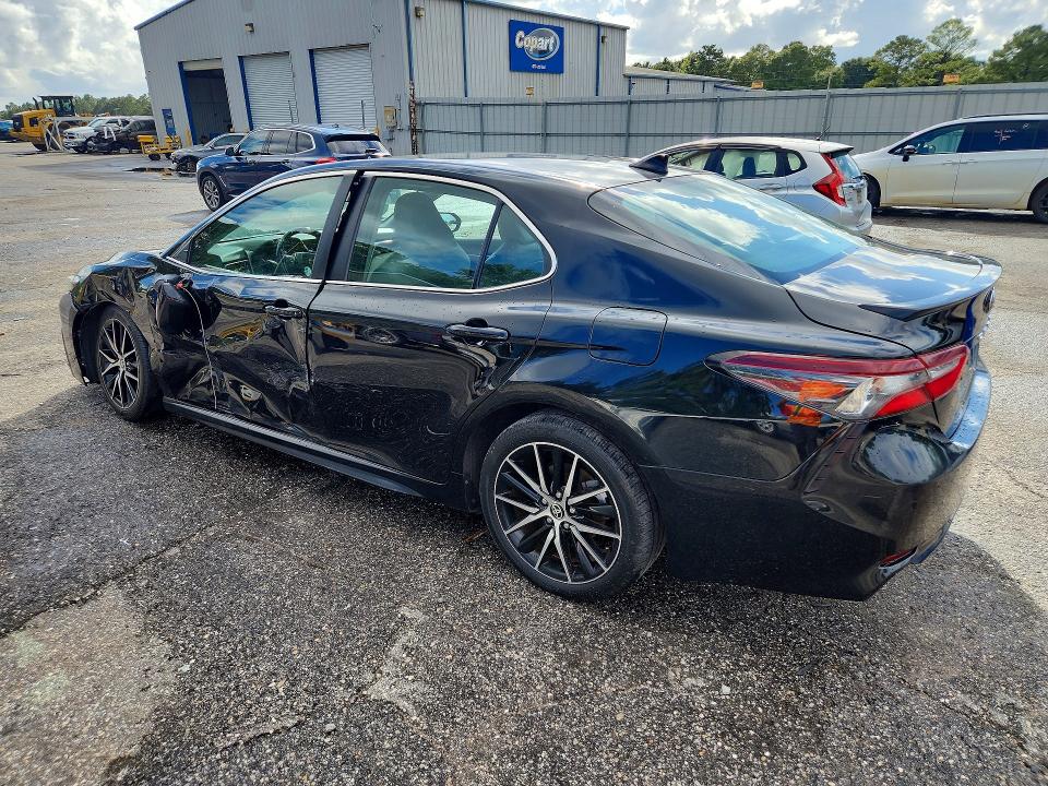 71230726 :رقم المزاد ، 4T1G11AKXNU661600 vin ، 2022 Toyota Camry مزاد بيع