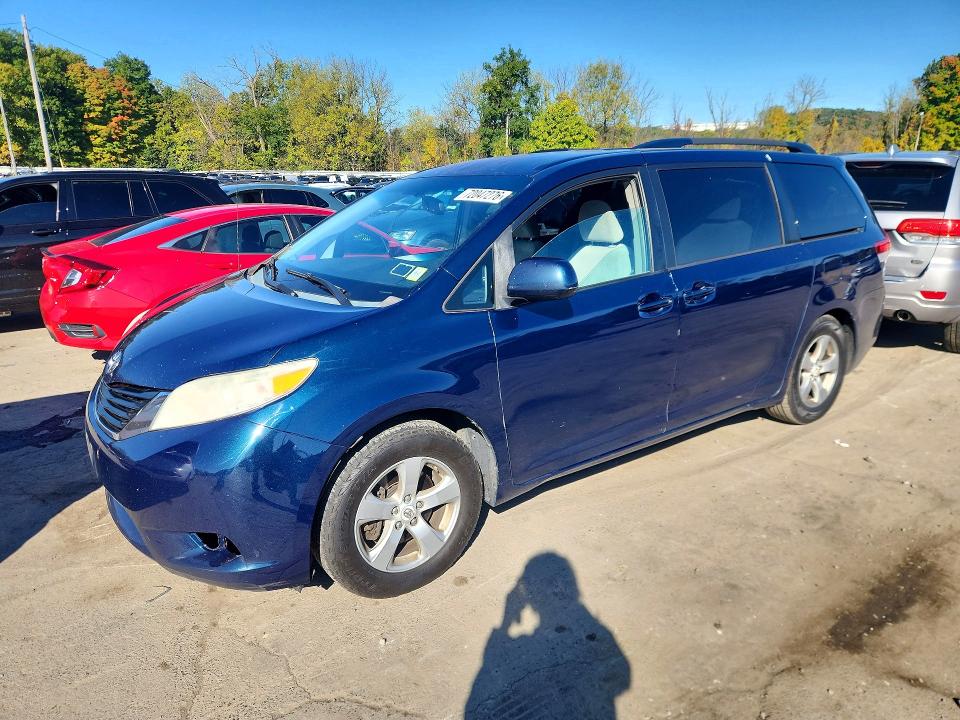 Aukcja sprzedaży 2011 Toyota Sienna, vin: 5TDKK3DC3BS076658, numer aukcji: 72047276