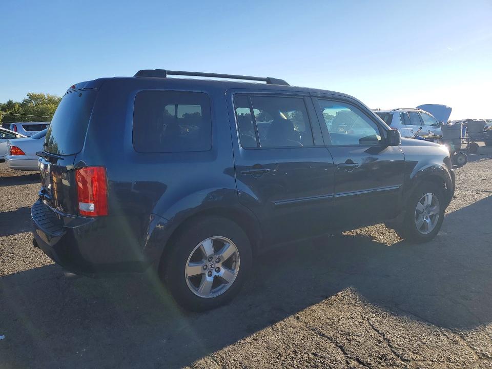 71293356 :رقم المزاد ، 5FNYF4H50BB090036 vin ، 2011 Honda Pilot مزاد بيع