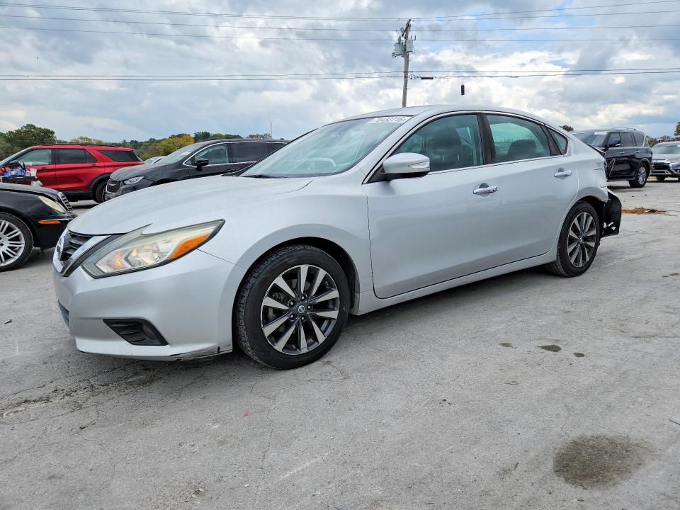 2017 Nissan Altima მანქანა იყიდება აუქციონზე, vin: 1N4AL3AP7HC286745, აუქციონის ნომერი: 70432716