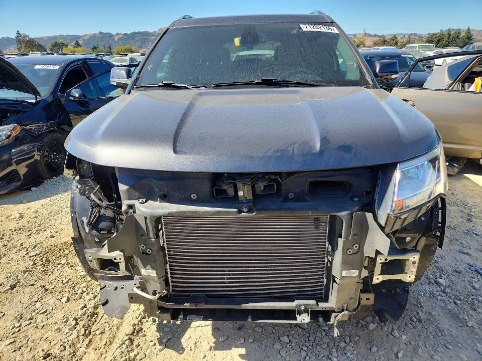 71262136 :رقم المزاد ، 1FM5K8F82HGE11989 vin ، 2017 Ford Explorer مزاد بيع