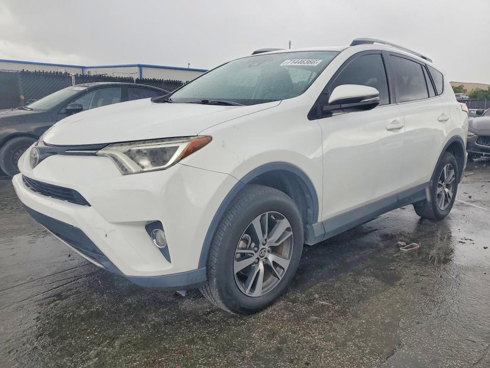 71446366 :رقم المزاد ، 2T3WFREV4JW412288 vin ، 2018 Toyota Rav4 مزاد بيع