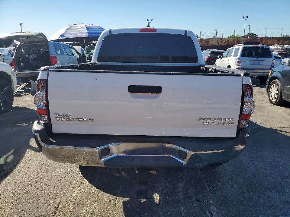 Продажа на аукционе авто 2015 Toyota Tacoma, vin: 3TMJU4GN0FM188042, номер лота: 71674206