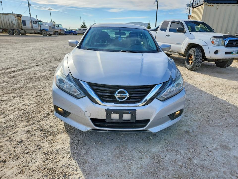 Продаж на аукціоні авто 2017 Nissan Altima, vin: 1N4AL3AP4HN343746, номер лоту: 72005236