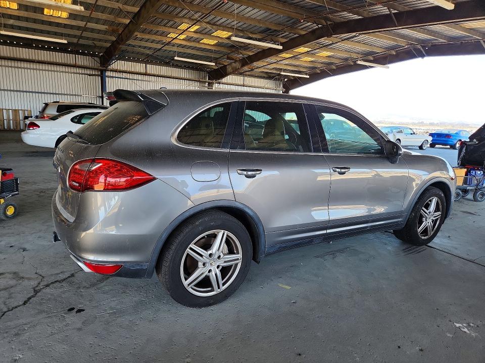 71996196 :رقم المزاد ، WP1AB2A2XCLA40193 vin ، 2012 Porsche Cayenne مزاد بيع