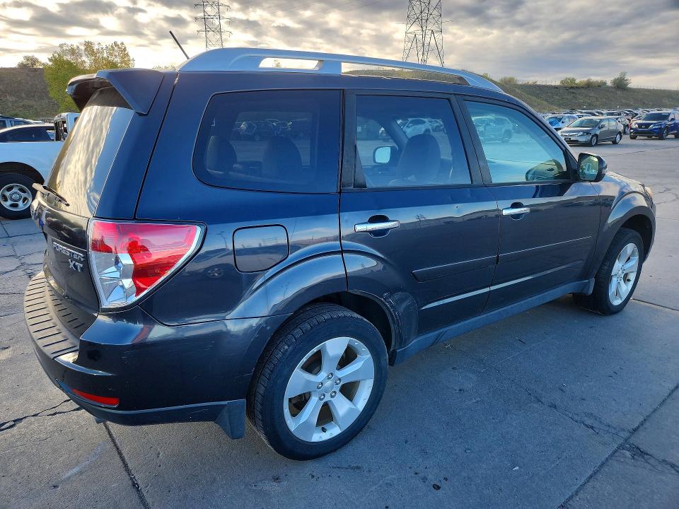 2011 Subaru Forester მანქანა იყიდება აუქციონზე, vin: JF2SHGGC7BH725207, აუქციონის ნომერი: 73842016