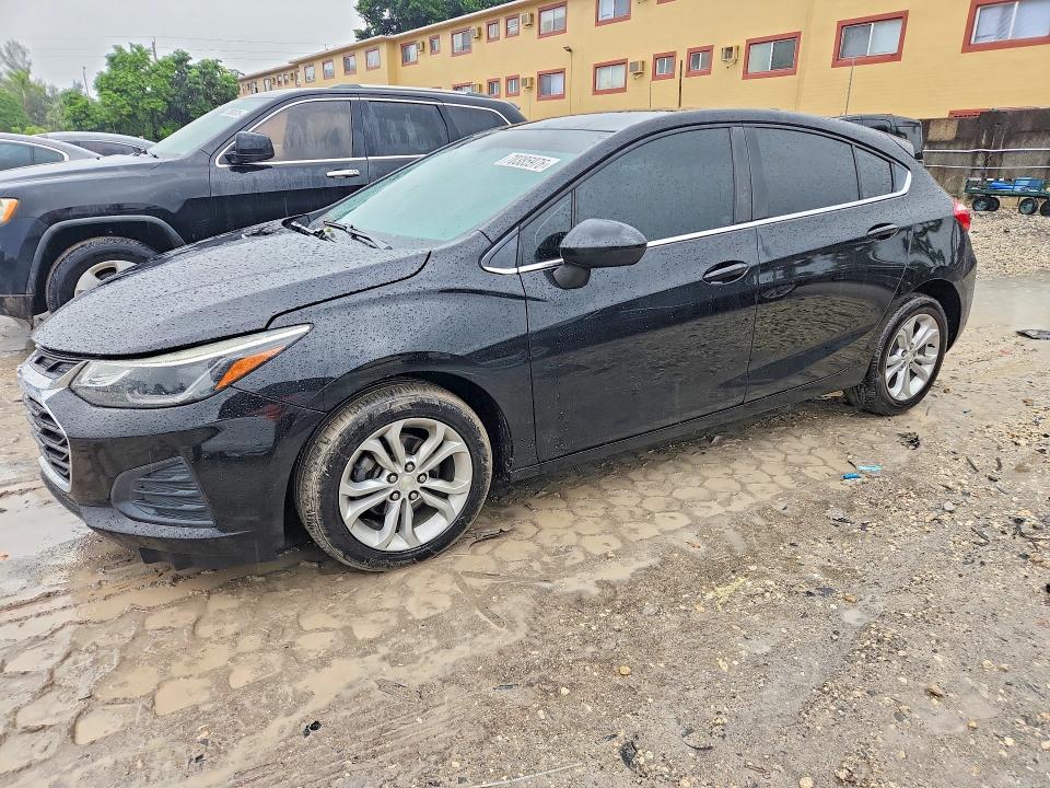 70385976 :رقم المزاد ، 3G1BE6SM0KS542104 vin ، 2019 Chevrolet Cruze مزاد بيع