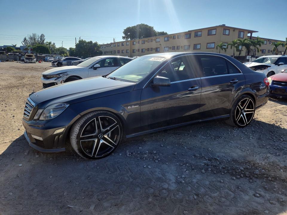 2010 Mercedes-benz E მანქანა იყიდება აუქციონზე, vin: WDDHF7HB7AA121576, აუქციონის ნომერი: 72630576