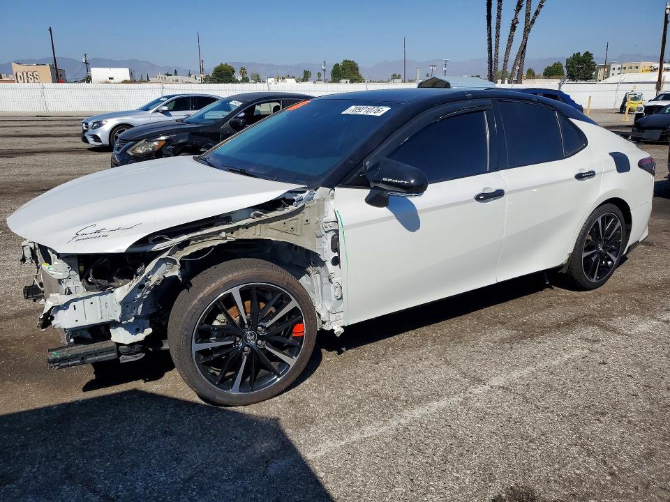 Auction sale of the 2020 Toyota Camry, vin: 4T1K61AK6LU322499, lot number: 70921076