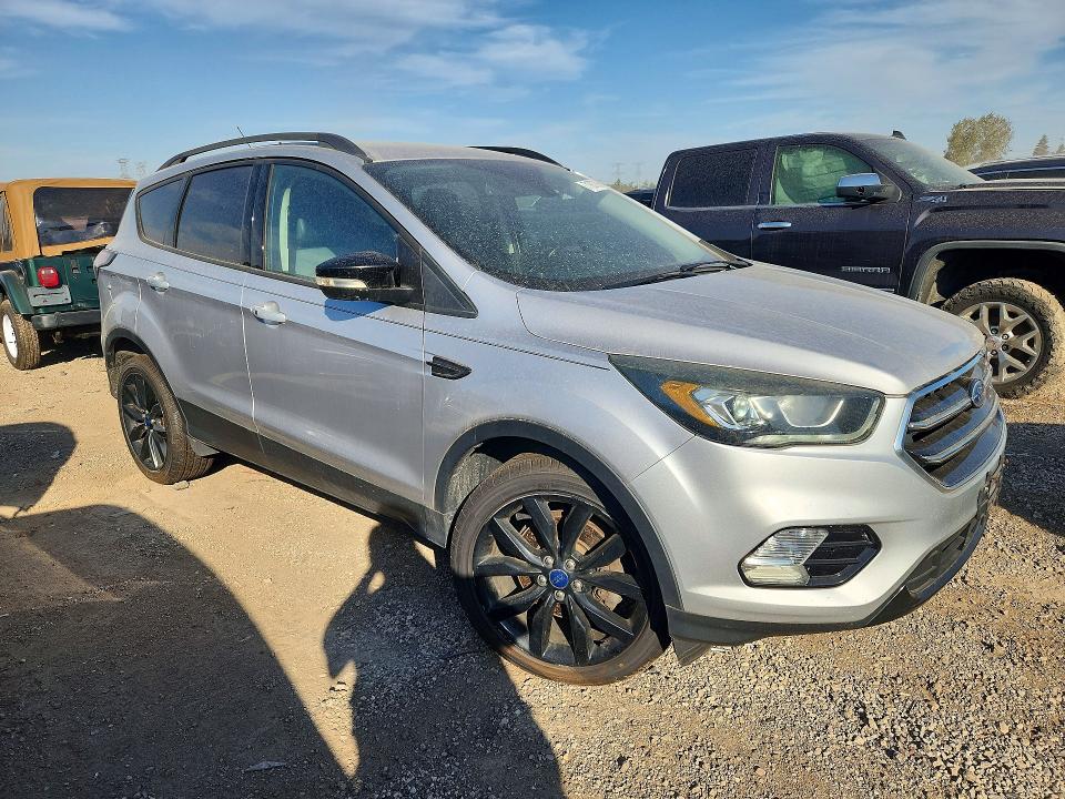 Продажа на аукционе авто 2017 Ford Escape, vin: 1FMCU9JD5HUB41699, номер лота: 71837986