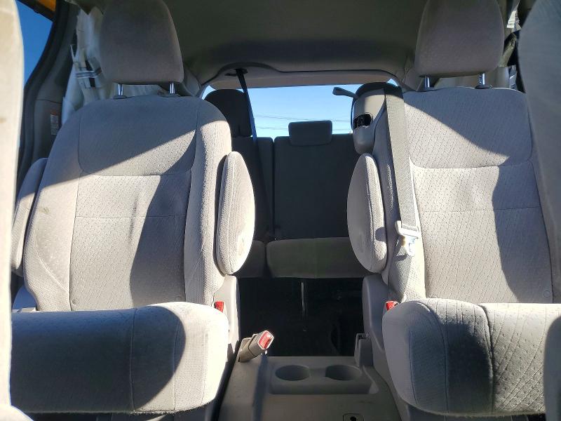 72241686 :رقم المزاد ، 5TDKZ3DCXHS804240 vin ، 2017 Toyota Sienna مزاد بيع