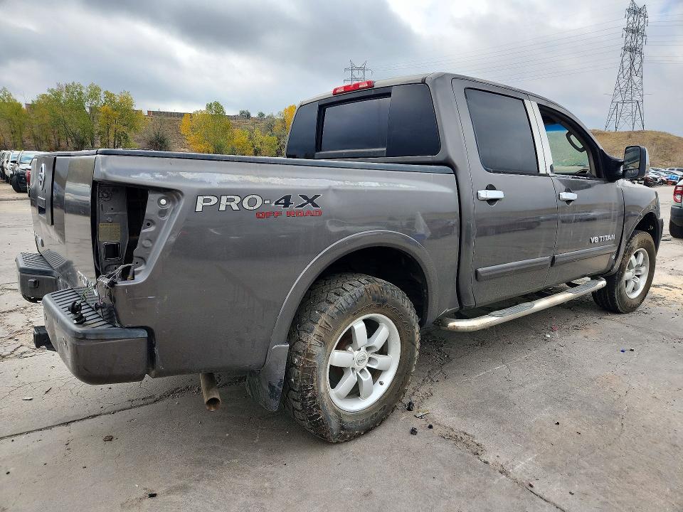 70521716 :رقم المزاد ، 1N6AA0ECXBN317596 vin ، 2011 Nissan Titan مزاد بيع