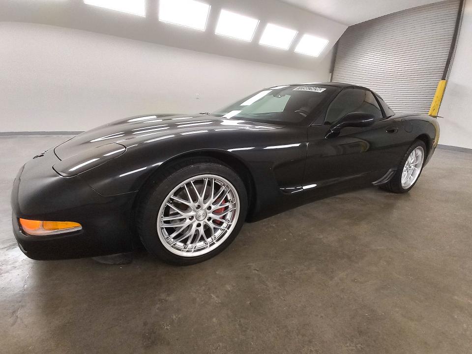 72562926 :رقم المزاد ، 1G1YY22GX45133576 vin ، 2004 Chevrolet Corvette مزاد بيع