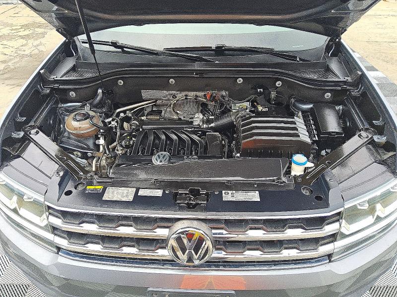 72402106 :رقم المزاد ، 1V2CR2CA8JC529729 vin ، 2018 Volkswagen Atlas مزاد بيع