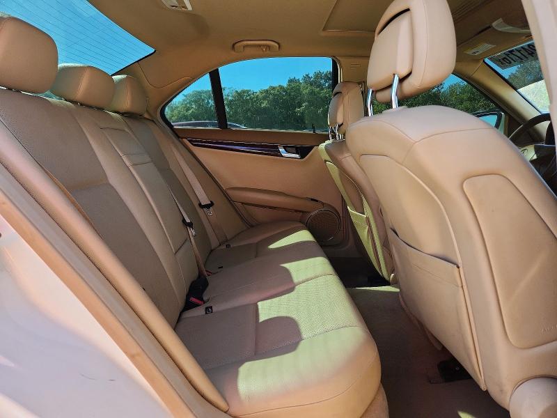 71241716 :رقم المزاد ، WDDGF81X88F174498 vin ، 2008 Mercedes-benz C مزاد بيع