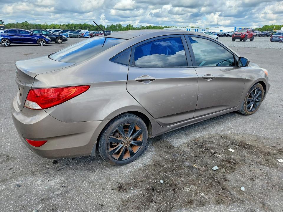 71045596 :رقم المزاد ، KMHCU4AE5EU595894 vin ، 2014 Hyundai Accent مزاد بيع
