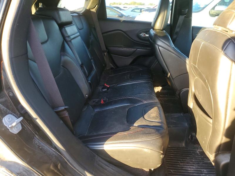 71412946 :رقم المزاد ، 1C4PJMBX4KD136026 vin ، 2019 Jeep Cherokee مزاد بيع