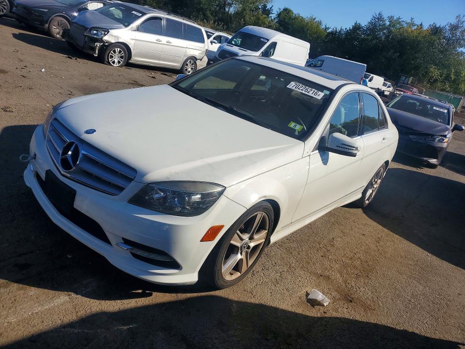 70226216 :رقم المزاد ، WDDGF8BB6BR155926 vin ، 2011 Mercedes-benz C مزاد بيع