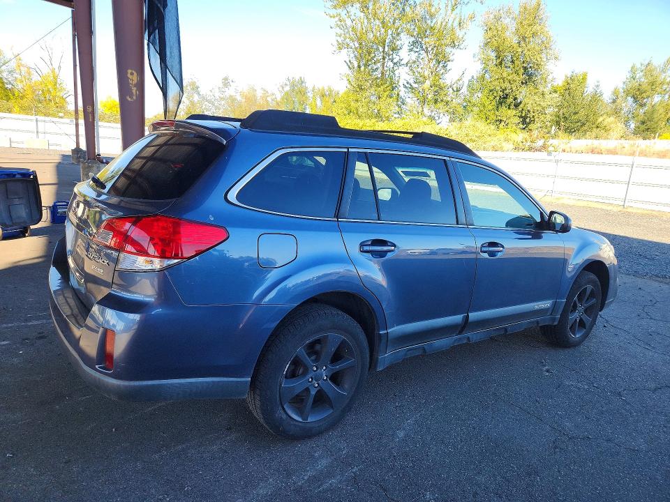 2013 Subaru Outback მანქანა იყიდება აუქციონზე, vin: 4S4BRBCC8D1228761, აუქციონის ნომერი: 71533456