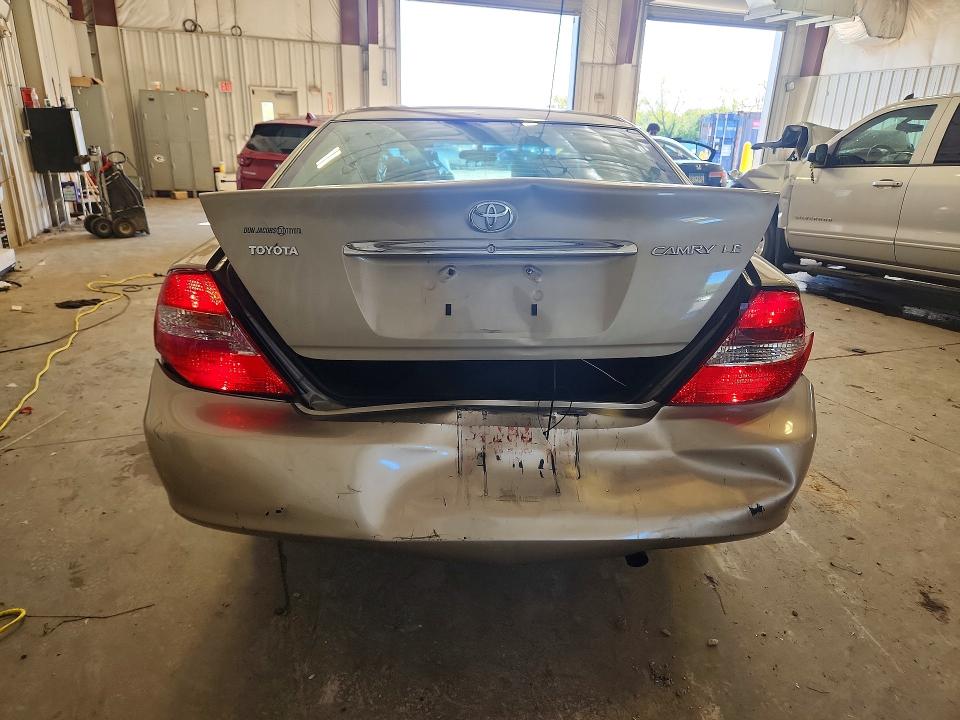 70260666 :رقم المزاد ، 4T1BE32K73U163201 vin ، 2003 Toyota Camry مزاد بيع