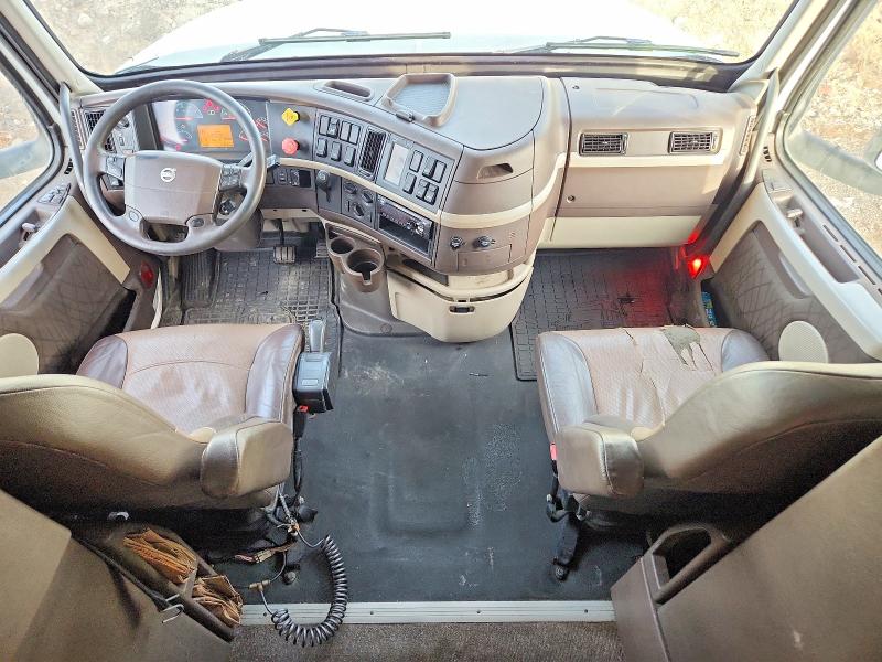 Продажа на аукционе авто 2014 Volvo Vn, vin: 4V4NC9EH6EN171527, номер лота: 71064186